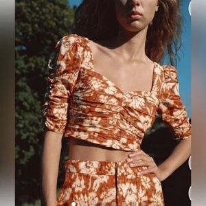 🌼 NWOT ZARA Printed Draped Crop Top – Size S 🌼